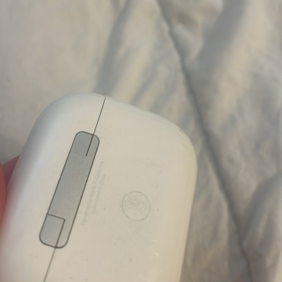 airpods pro second gen (real) - Picture 2 of 3